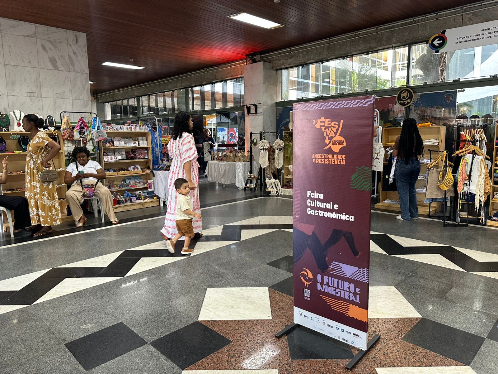 Feira de Artesanato traz a força da economia criativa e representatividade negra no Festival de Capoeira